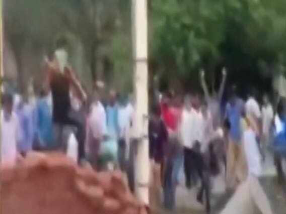 Birbhum में Shanti Niketan में प्रदर्शनकारियों का हिंसक प्रदर्शन