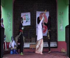 বাঁকুড়ায় পথনাটিকার মাধ্যমে করোনা সচেতনতা, কোভিড যোদ্ধাদের পাশে থাকার বার্তা