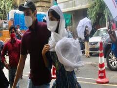 Rhea Chakraborty के दो बैंक खातों से जुड़े सवालों पर ED की पूछताछ जारी