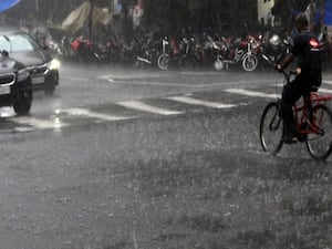 Delhi-NCR to witness heavy rainfall today | Namaste Bharat (20.08.2020)