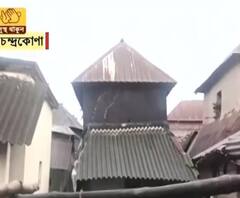 ভয়াবহ! ভিডিওয় দেখুন, তাসের ঘরের মতো হুড়মুড়িয়ে ভেঙে পড়ল পুরনো বাড়ি! 
