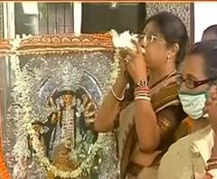 নারী ও শিশু কল্যাণ মন্ত্রী শশী পাঁজার অনুষ্ঠানেই শিকেয় সামাজিক দূরত্ব-বিধি