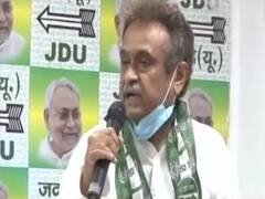 Bihar चुनाव से पहले Lalu Yadav के समधी चन्द्रिका राय RJD छोड़ JDU में शामिल 
