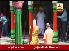 મોદીએ હનુમાનગઢી મંદિરના પૂજારીને પૂછ્યુંઃ સબ ઠીક હૈ ના દદ્દા ? પૂજારીએ શુ આપ્યો જવાબ ? જુઓ વીડિયો 