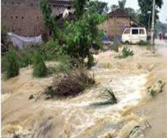 দিনহাটায় ক্রমাগত ভাঙছে নদী, বাঁধের দাবিতে সরব বাসিন্দারা 