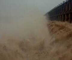 Jalgaon Hatmur Dam | जळगाव जिल्ह्यातील हतनूर धरणाचे 41 दरवाजे उघडले, पावसाचा जोर कायम