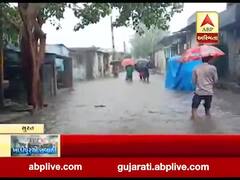 સુરતના પાંડેસરામાં વગર વરસાદે ખાડીપુરથી લોકો પરેશાન, જુઓ વીડિયો 