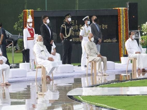 PM મોદી અને અમિત શાહે ટ્વિટ કરી અટલજીને આપી શ્રદ્ધાંજલિ