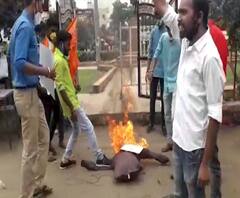 ABVP Protest | विद्यार्थ्यांना मारहाण प्रकरण, अभाविपकडून जालन्यात अब्दुल सत्तारांच्या पुतळ्याचं दहन