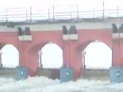 વડોદરાના: આજવા સરોવરની સપાટી 212 ફૂટ પર સ્થિર કરવા વિશ્વામિત્રી નદીમાં છોડાયું પાણી