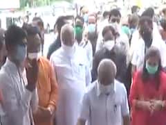 બનાસકાંઠાઃ આરોગ્ય મંત્રીના કાર્યક્રમમાં ના જળવાયું સોશિયલ ડિસ્ટન્સ, જુઓ વીડિયો