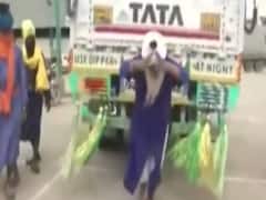 75-year-old man pulls a truck to motivate youths to shun addiction