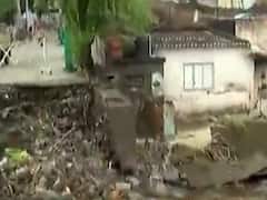 રાજકોટમાં ભારે વરસાદને લઇ બે મકાનો પડ્યા, ત્રણ દિવાલ ધરાશાયી