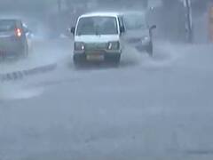 ધોધમાર વરસાદના કારણે રાજકોટ શહેરના રસ્તાઓ પર પાણી ભરાયા, જુઓ વીડિયો