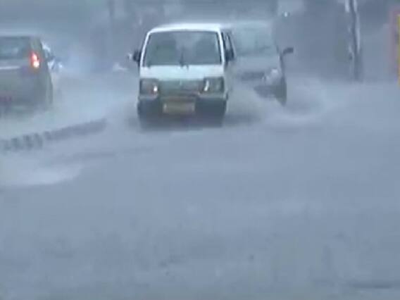 ધોધમાર વરસાદના કારણે રાજકોટ શહેરના રસ્તાઓ પર પાણી ભરાયા, જુઓ વીડિયો