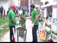 Lucknow: Robinhood Army distributes ration under Mission 30M campaign
