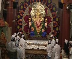 Bappa Majha 2020 | पुण्यामधील बाबू गेनू गणपतीची आरती, घरबसल्या घ्या बाप्पाचं दर्शन आणि आरतीचा आनंद!