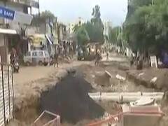 ચોમાસામાં સ્માર્ટ સિટી અમદાવાદના રામદેવનગર રોડ બન્યો બિસ્માર