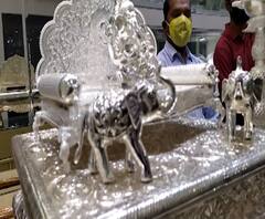 Ganeshotsav 2020 | खामगावच्या चांदीच्या गणेशमूर्तींना देशभरात मागणी, चांदीच्या मूर्तीचं काय आहे वैशिष्य?