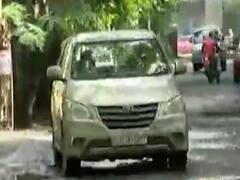 અમદાવાદમાં થલતેજ અને ઝાયડસ રોડ બિસ્માર, વાહન ચાલકો પરેશાન, જુઓ વીડિયો 