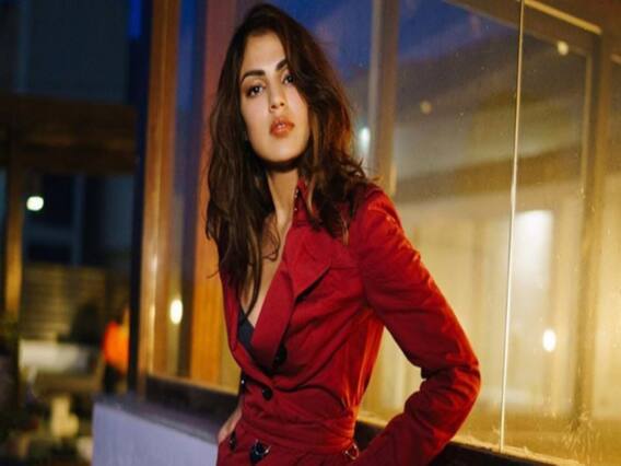 Details of Rhea's deleted WhatsApp chat signal towards drug deal | Master Stroke (26.08.2020)