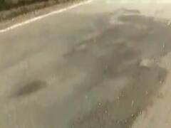 અમદાવાદઃ જોધપુર વિસ્તારમાં પુરાણ કરેલા ખાડામાંથી કાંકરીઓ નીકળવા લાગી, જુઓ વીડિયો