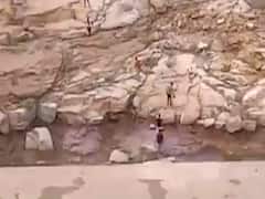 મોરબીના હળવદના બ્રાહ્મણી-2 ડેમ પ્રશાસનની ઘોર બેદરકારી, જુઓ વીડિયો