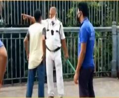 ৭টায় বাংলা(১): মালদায় কান ধরে ওঠবোস, হাওড়া ব্রিজে কাঁধে সাইকেল, লকডাউনে পুলিশি কড়াকড়ি