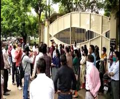 Nashik | फी न भरल्यास ऑनलाईन शिक्षण बंद, शाळेची नोटीस; अशोका युनिव्हर्सल स्कुलविरोधात पालक संतप्त
