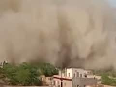 Masive sandstorm hits Jaisalmer, videos go viral