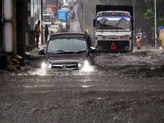 मुंबई में भारी बारिश की चेतावनी, रेड अलर्ट जारी