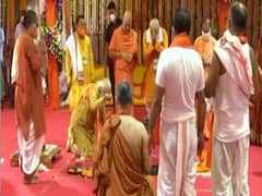PM Modi applies soil on forehead after Ram mandir bhumi poojan's conclusion