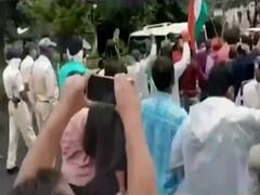 Madhya Pradesh में किसानों से मिलने आये विधायक को प्रदर्शनकारियों ने भगाया