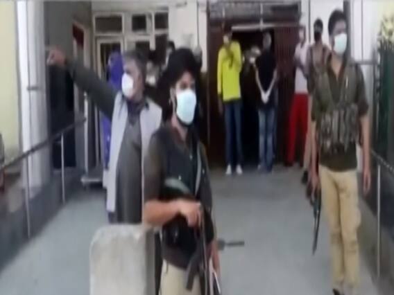 Breaking News : Baramula में आतंकी हमला...2 CRPF के जवान औऱ 1 पुलिसकर्मी शहीद 