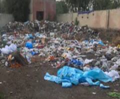 মুখ্য স্বাস্থ্য আধিকারিকের অফিসের কাছেই ঘণ্টার পর ঘণ্টা পড়ে ব্যবহৃত পিপিই, মাস্ক! চাঞ্চল্য বারাসত সদর হাসপাতালে