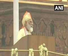 স্বাধীনতা দিবসে লাল কেল্লায় মোদি: 