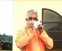 রামমন্দিরে ভূমিপুজো: শাঁখ বাজিয়ে বাড়িতে পুজো দিলীপ ঘোষের