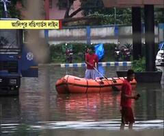 এক রাতের বৃষ্টিতেই শহরে নামল নৌকো, আর পুর-কর্তা বললেন...