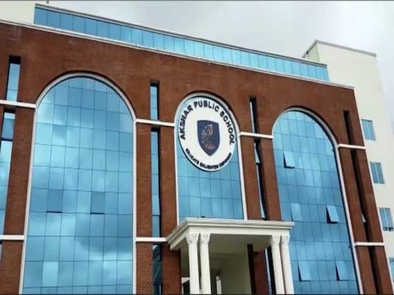 વડોરામાં ફી મુદ્દે અક્ષર પબ્લીક સ્કૂલના વાલીઓ પહોંચ્યા DEO કચેરીએ, જુઓ વીડિયો 