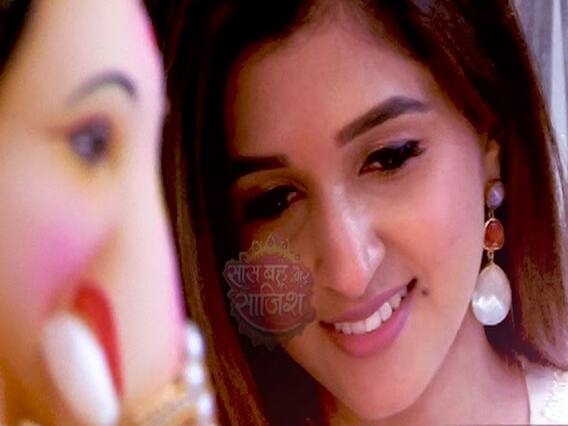 Nidhi Shah aka Kinjal of Anupamaa fame performs Ganesh-Gauri pujan at home
