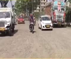 এবারের বর্ষাতেও বেহাল ব্যস্ত বেলঘরিয়া এক্সপ্রেসওয়ে, বাড়ছে দুর্ঘটনার আশঙ্কাও