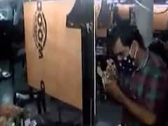  કોરોનાના કારણે સુરતમાં હીરાના કારખાનાની બદલાઇ તસવીર, જુઓ વીડિયો