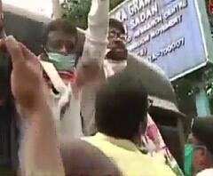 ছাত্র পরিষদের কর্মসূচি ঘিরে মহাজাতি সদনে ধুন্ধুমার, পুলিশের সঙ্গে ধস্তাধস্তি