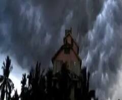 ছাতা সঙ্গে নিয়েছেন তো? আর কিছুক্ষণের মধ্যেই নামবে ঝমঝমিয়ে বৃষ্টি