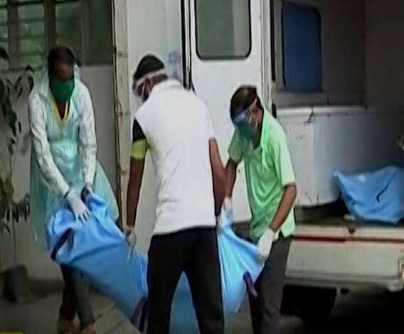 कोरोनाबाधितांचे 43 मृतदेह अंत्यसंस्काराच्या प्रतीक्षेत, अंत्यविधीसाठी वेटिंग लिस्ट, मरणानंतरही छळ