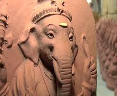 Ganeshotsav 2020 | मुंबईच्या परळमध्ये अवघ्या 8 इंच उंचीची गणेशमूर्ती, घरच्याघरीच करा विसर्जन