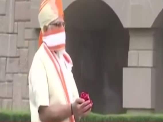 I-Day 2020: PM Modi pays tributes to Mahatma Gandhi at Raj Ghat