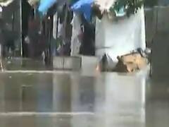 નવસારી શહેરના બંદર રોડ પર પૂર્ણા નદીના પાણી ભરાતા લોકોને હાલાકી