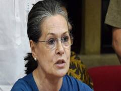 CWC Meeting: Sonia Gandhi को चिट्ठी लिखने वाले नेताओं पर कार्रवाई करने की हो रही मांग