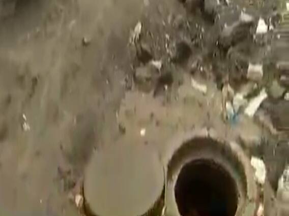 રાજકોટ શહેરના મવડી વિસ્તારમાં આવેલા બાપા સીતારામ ચોકમાં રસ્તાની હાલત બિસ્માર